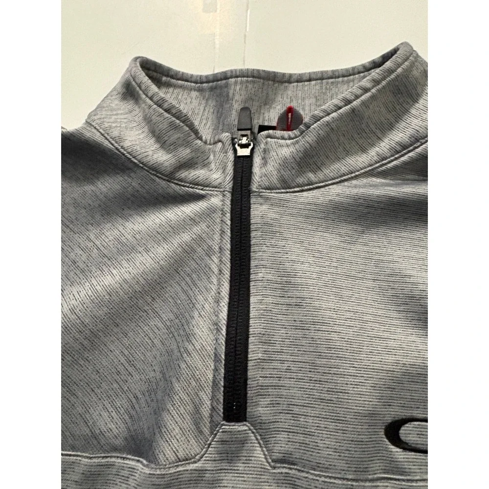 Oakley 1/4 Quarter Zip Pullover Mens Large Gray Athletic